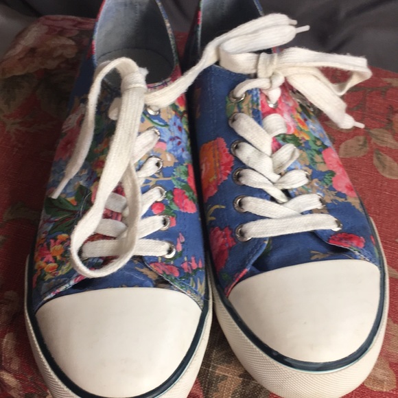 Ralph Lauren floral shoes - Picture 4 of 7